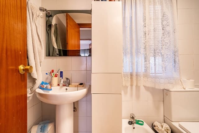 2 sovrum Radhus till salu i Albaicin, Granada stad - 99 900 € (Ref: 9882533)