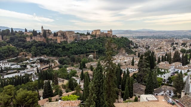 3 soveværelse Hulehus til salg i Albaicin, Granada by - € 155.900 (Ref: 9911640)
