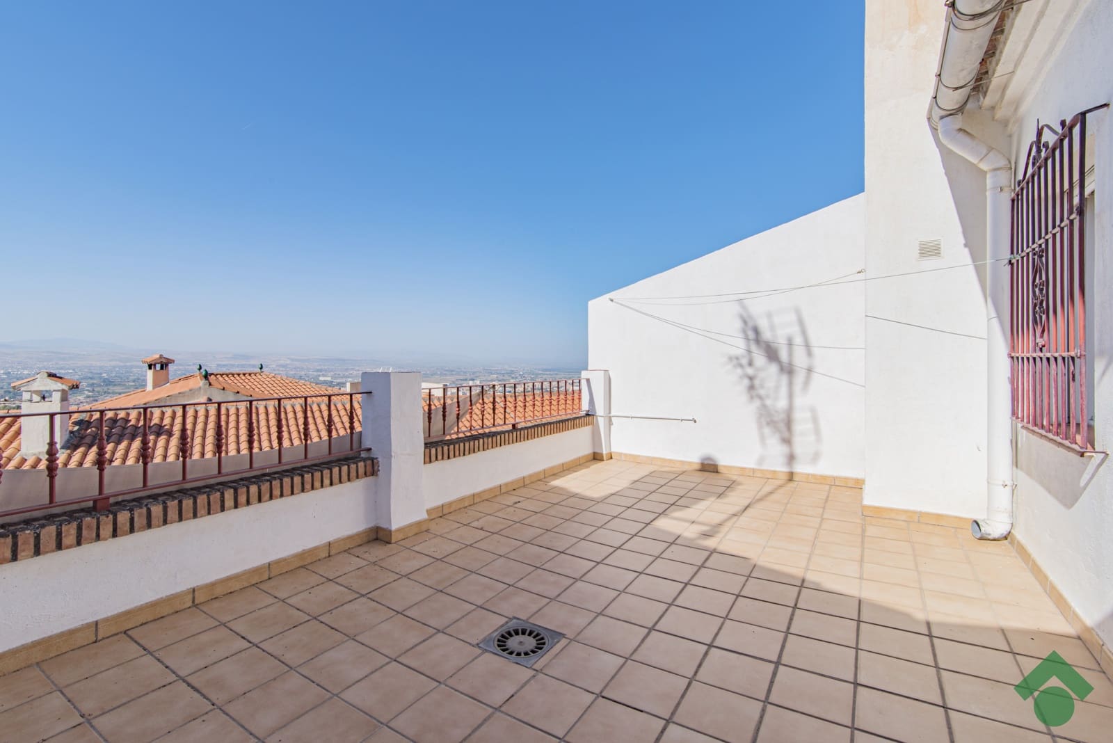 3 soveværelse Rækkehus til salg i Granada by med garage - € 319.900 (Ref: 9924846)