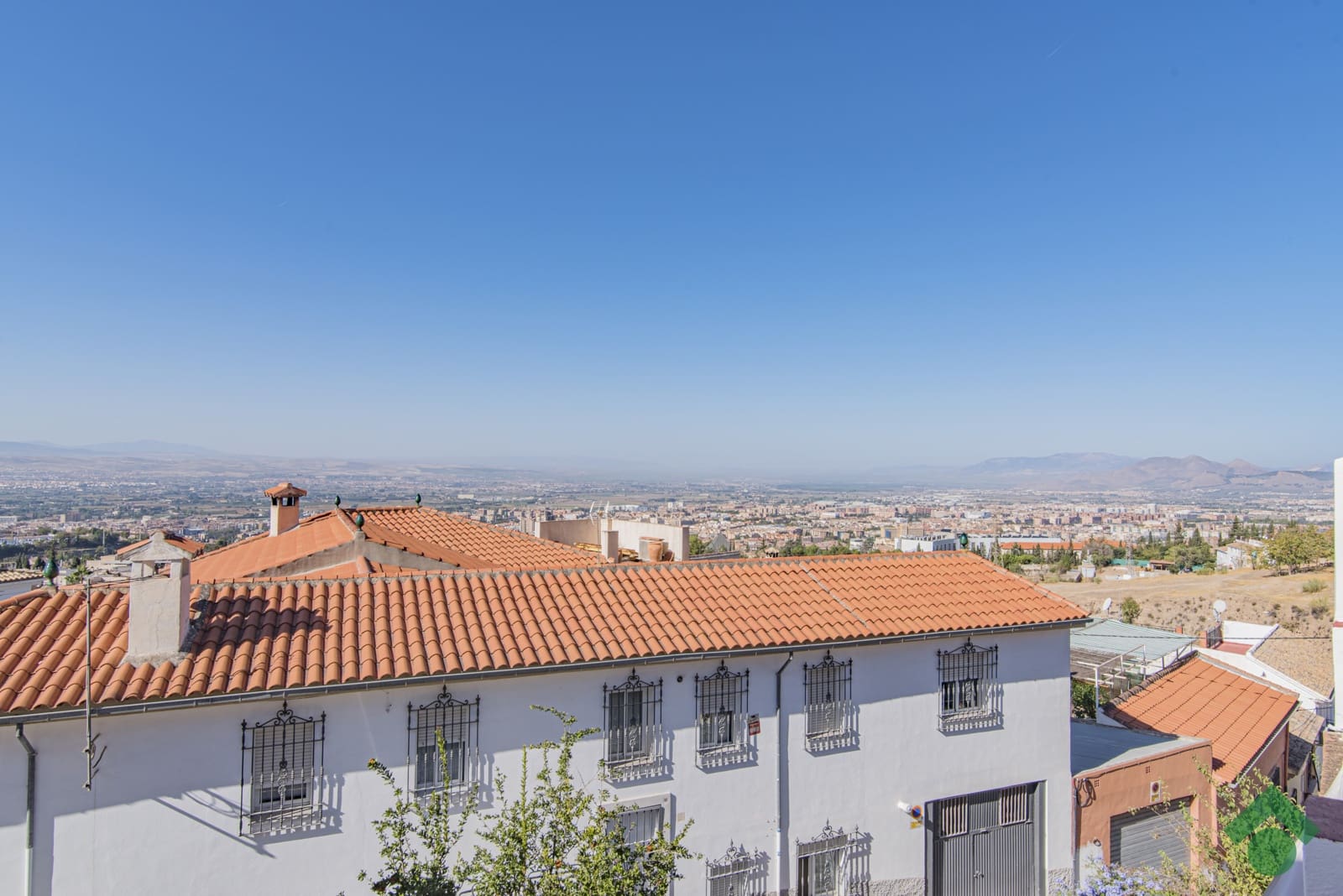 3 soveværelse Rækkehus til salg i Granada by med garage - € 319.900 (Ref: 9924846)