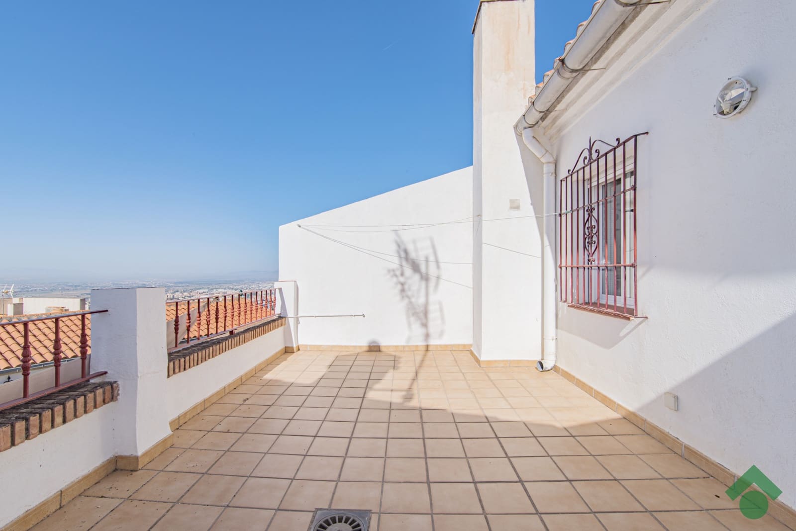 3 soveværelse Rækkehus til salg i Granada by med garage - € 319.900 (Ref: 9924846)