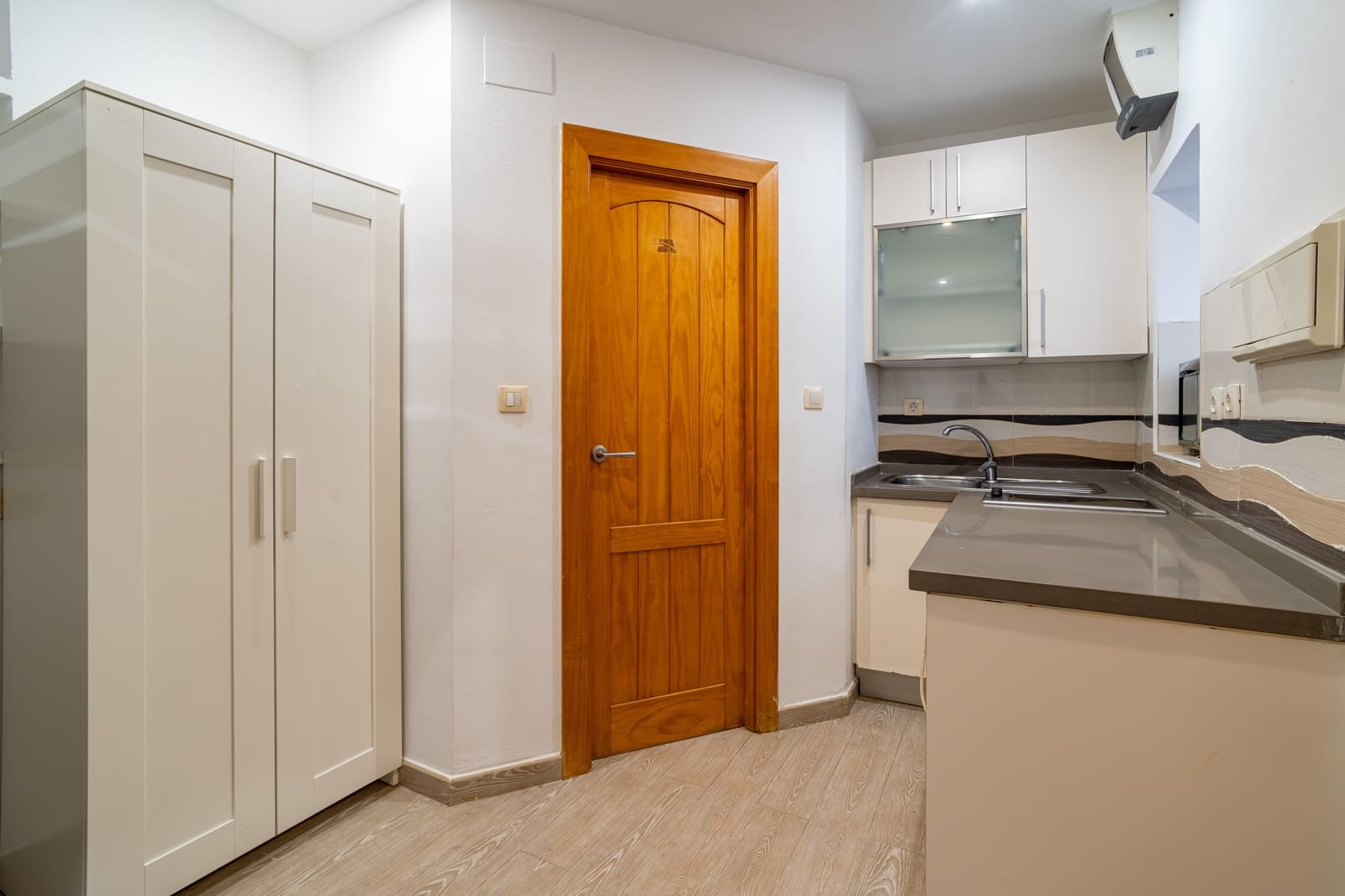 1 chambre Studio à vendre à Grenade ville - 79 900 € (Ref: 9948593)