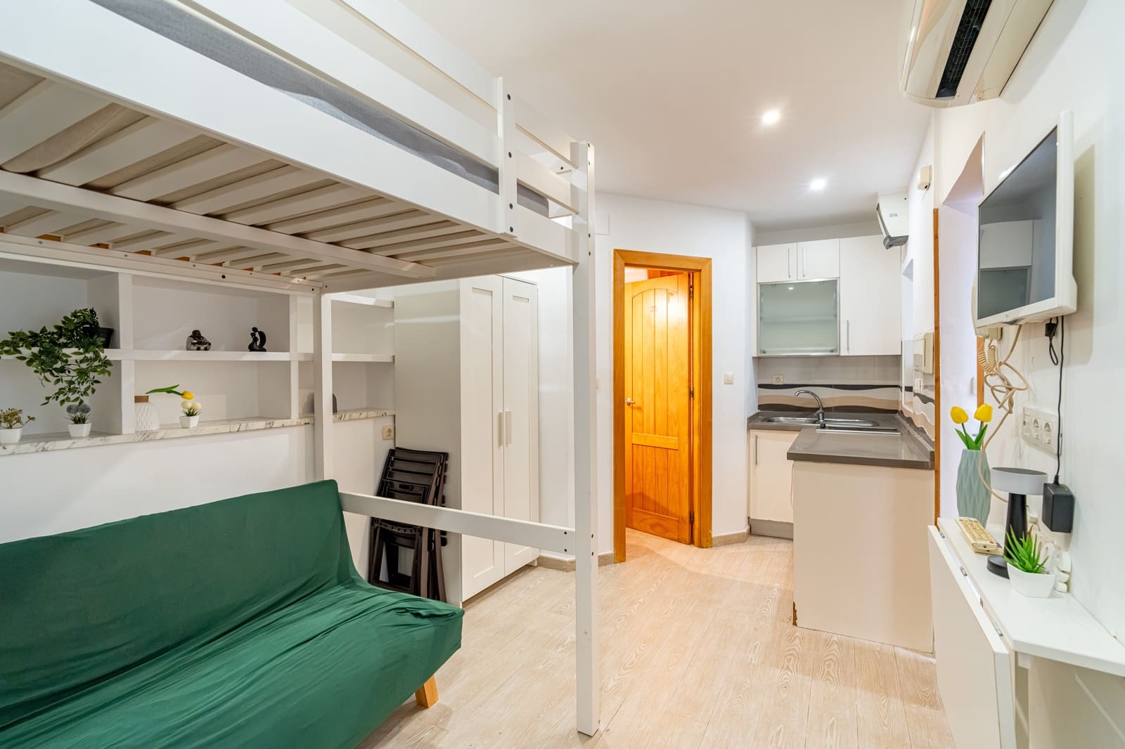1 chambre Studio à vendre à Grenade ville - 79 900 € (Ref: 9948593)
