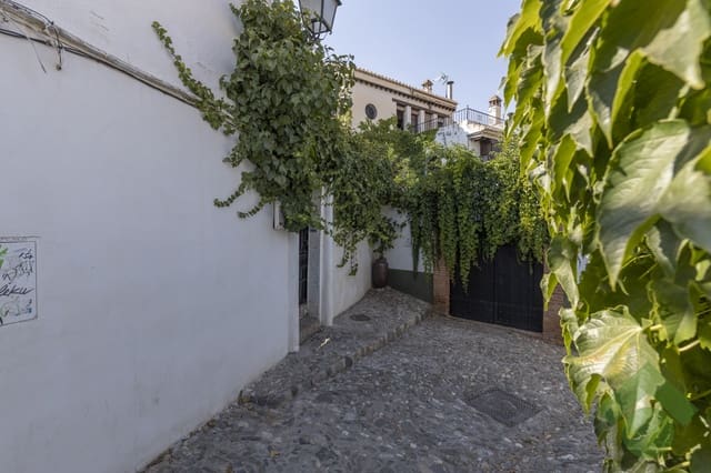 3 sypialnia Willa na sprzedaż w Albaicin, Miasto Grenada z basenem - 1 070 000 € (Ref: 9950432)