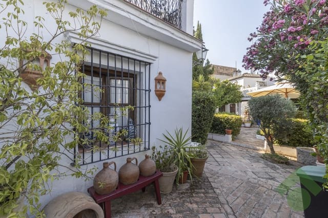 3 sypialnia Willa na sprzedaż w Albaicin, Miasto Grenada z basenem - 1 070 000 € (Ref: 9950432)