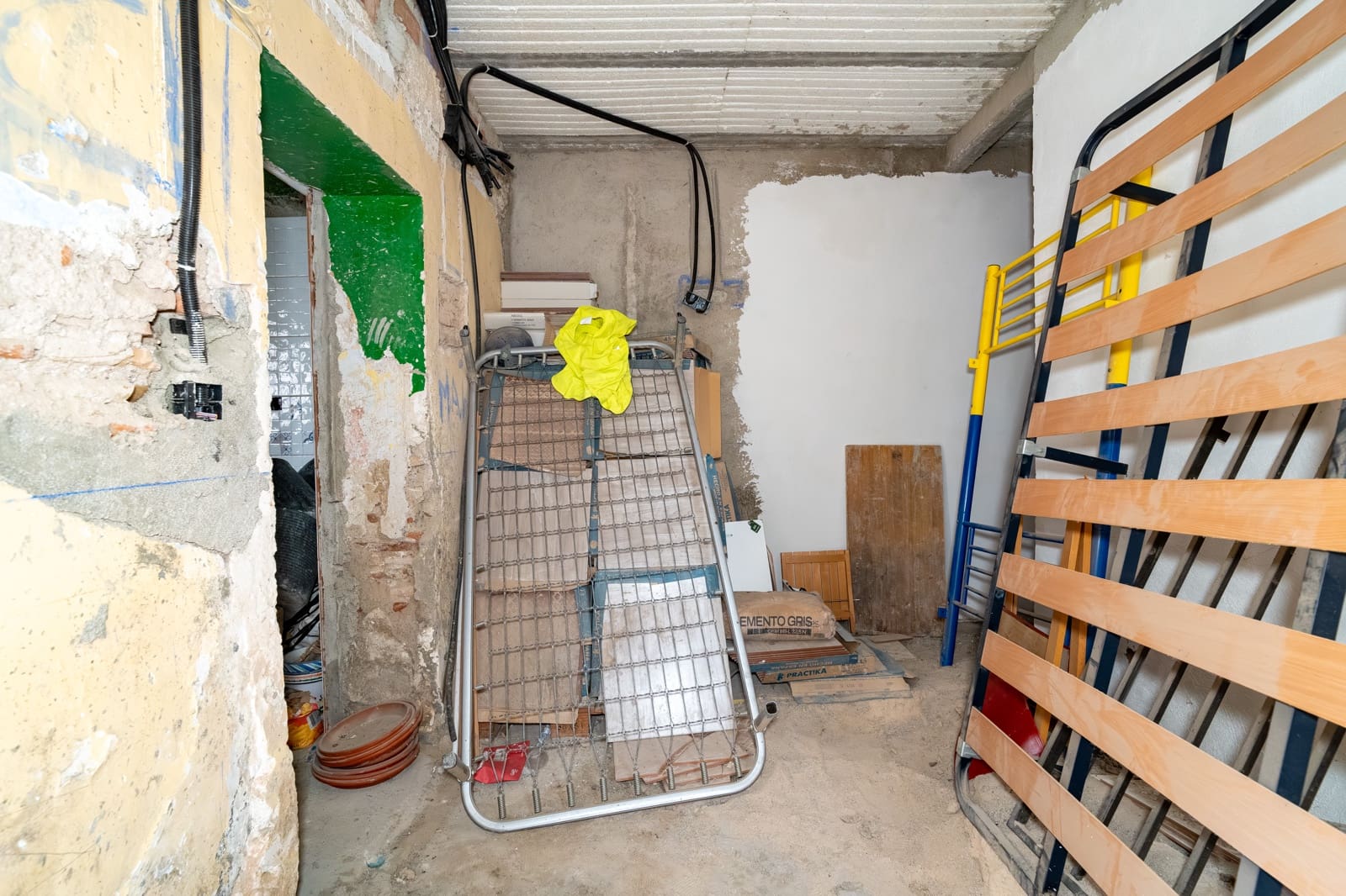 4 bedroom Townhouse for sale in Granada city - € 139,000 (Ref: 9961097)