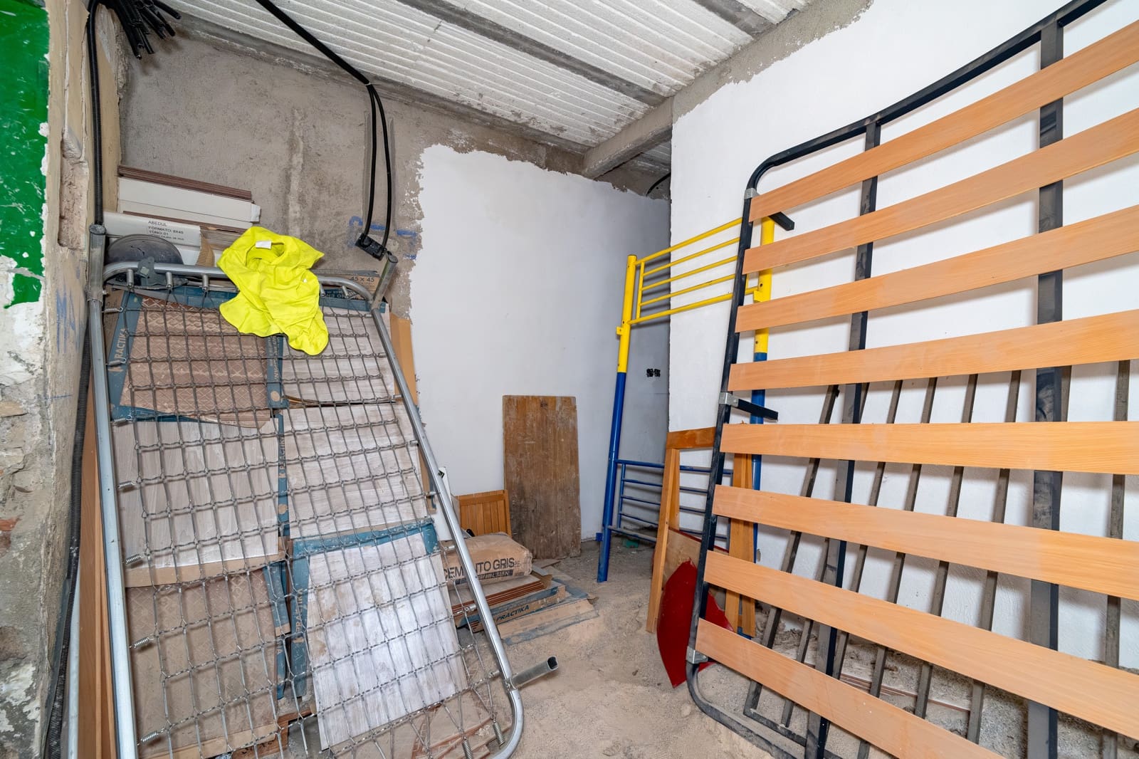 4 bedroom Townhouse for sale in Granada city - € 139,000 (Ref: 9961097)