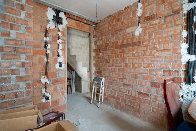 4 soverom Hus til salgs i Albaicin, Granada by - € 139 000 (Ref: 9961097)