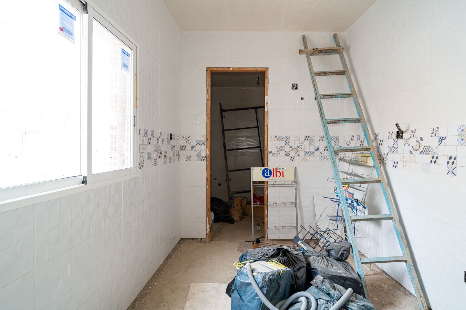 4 bedroom Townhouse for sale in Granada city - € 139,000 (Ref: 9961098)