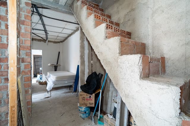 4 soverom Hus til salgs i Albaicin, Granada by - € 139 000 (Ref: 9961098)