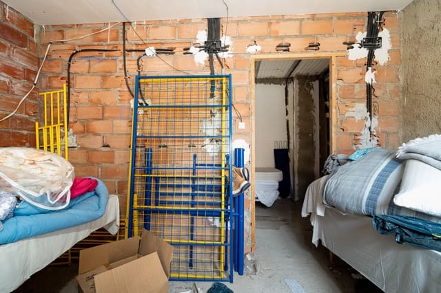 4 soverom Hus til salgs i Albaicin, Granada by - € 139 000 (Ref: 9961098)