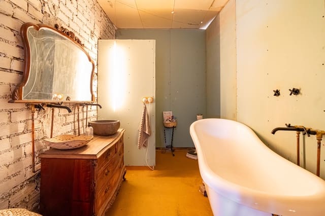4 soveværelse Byhus til salg i Granada by - € 239.000 (Ref: 9965599)