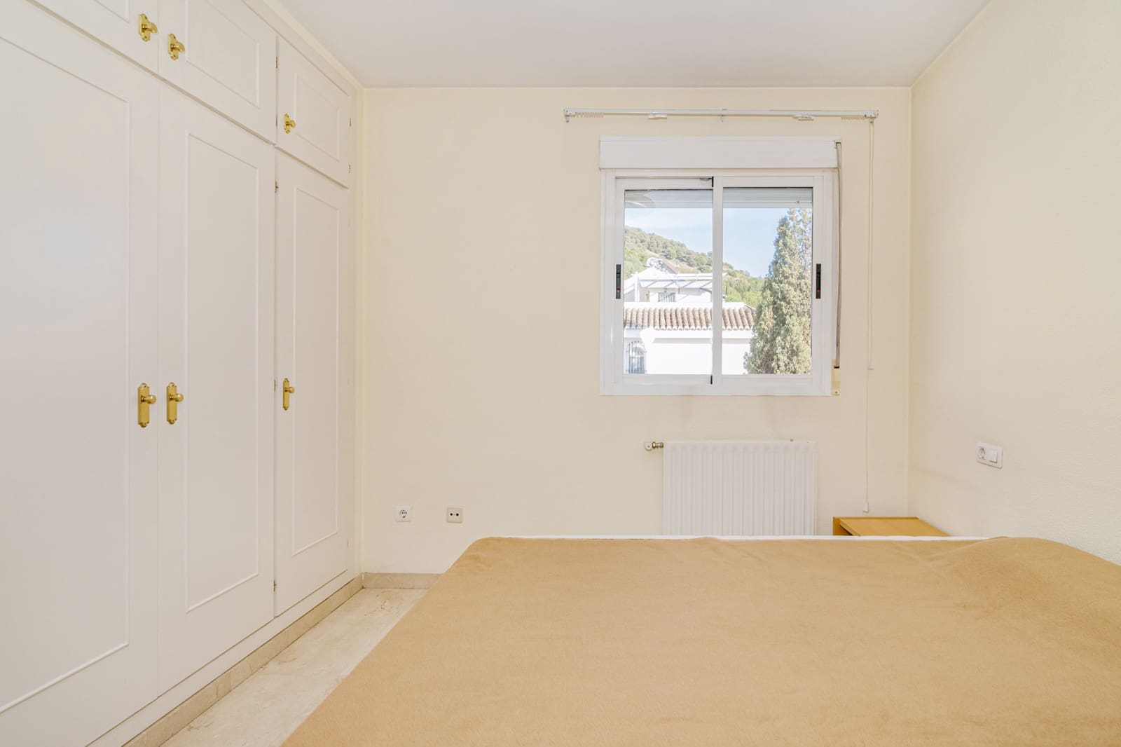 3 soveværelse Byhus til salg i Granada by med swimmingpool garage - € 349.900 (Ref: 9972276)