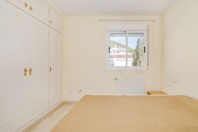 3 soverom Hus til salgs i Granada by med svømmebasseng garasje - € 349 900 (Ref: 9972276)