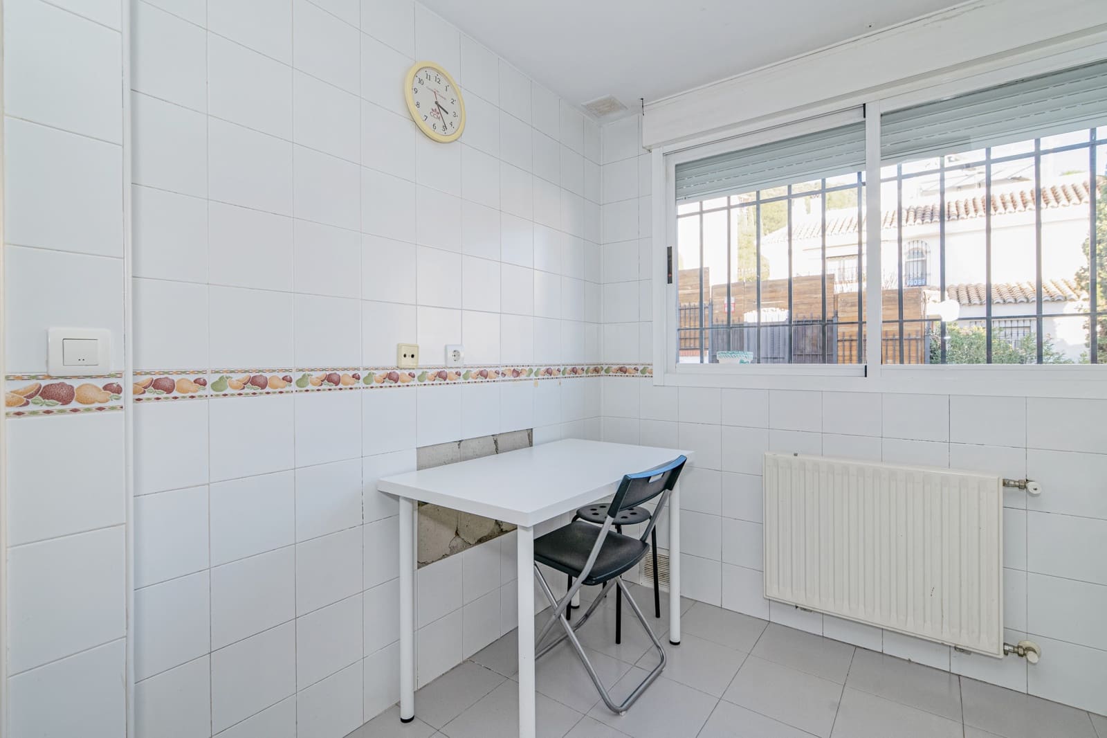 3 soveværelse Byhus til salg i Granada by med swimmingpool garage - € 349.900 (Ref: 9972276)
