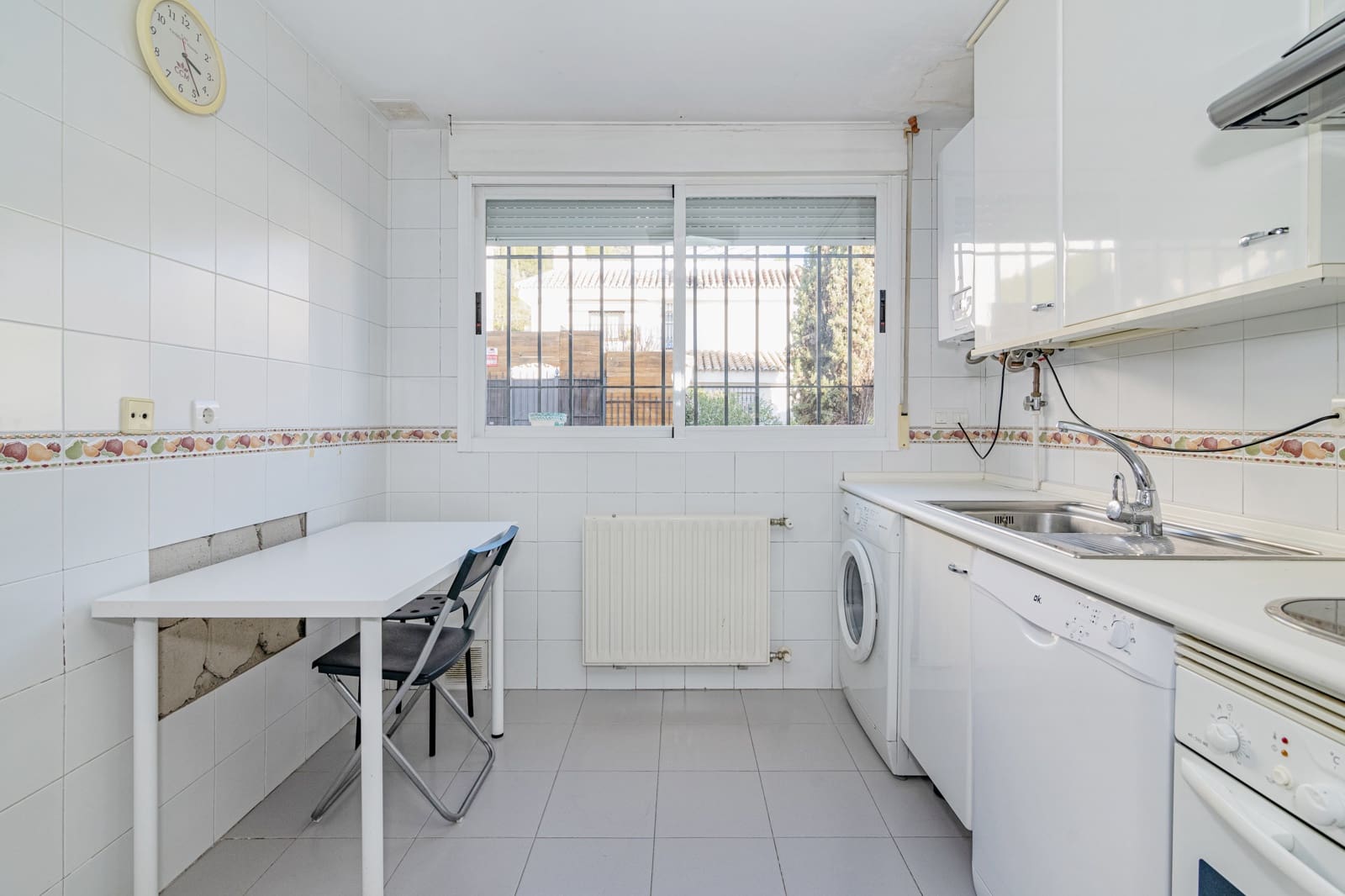 3 soveværelse Byhus til salg i Granada by med swimmingpool garage - € 349.900 (Ref: 9972276)