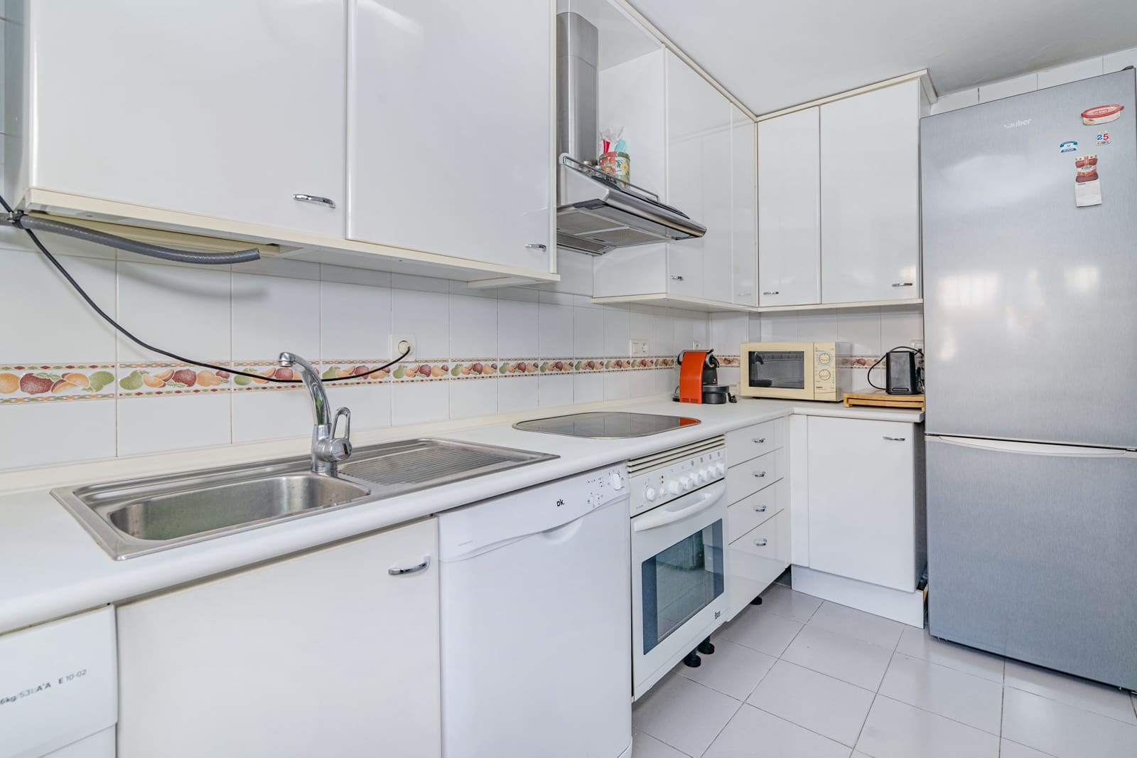 3 soveværelse Byhus til salg i Granada by med swimmingpool garage - € 349.900 (Ref: 9972276)
