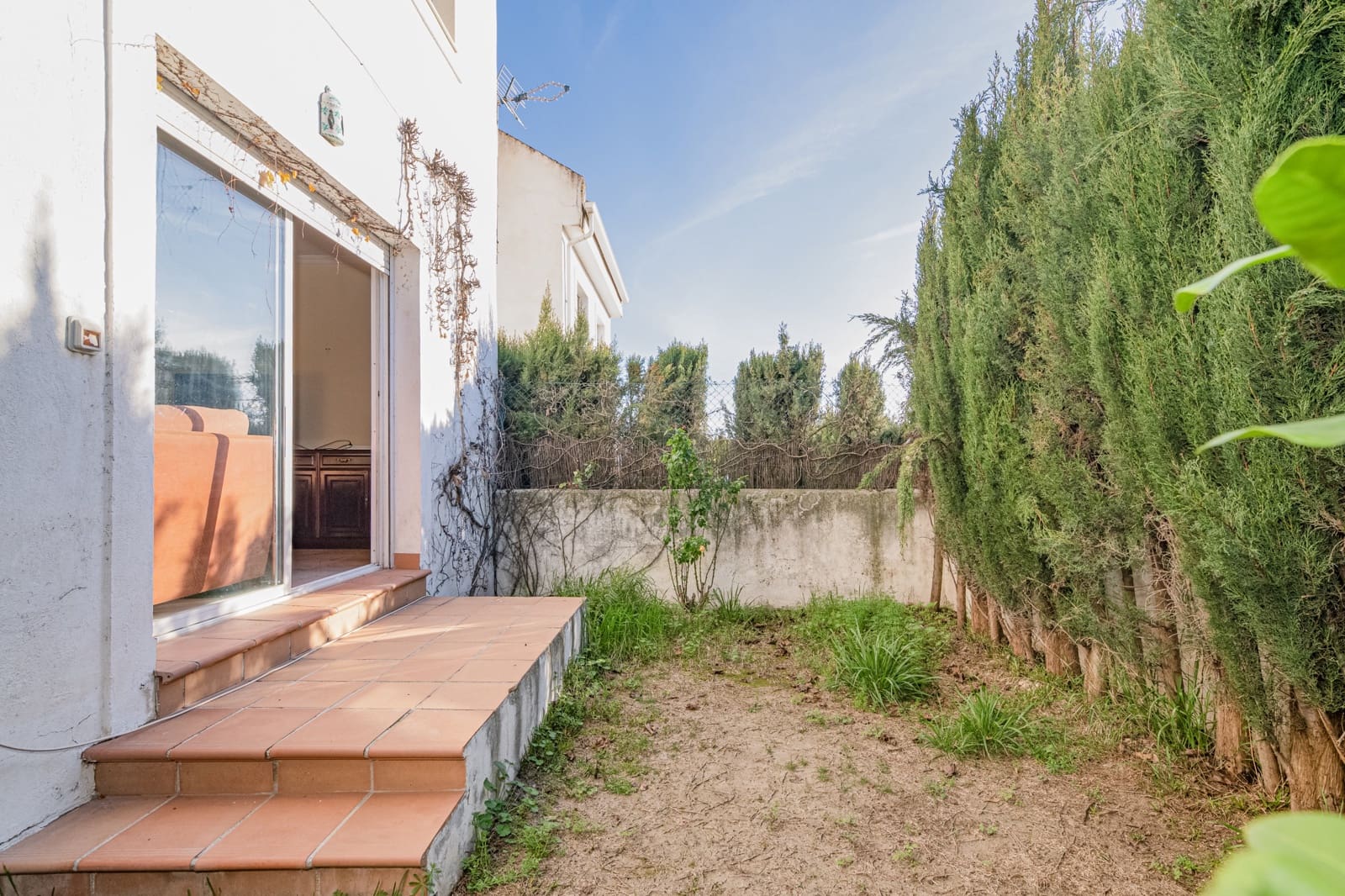 3 soveværelse Byhus til salg i Granada by med swimmingpool garage - € 349.900 (Ref: 9972276)