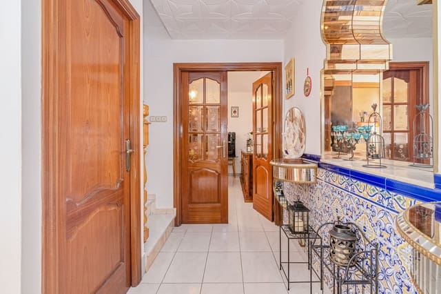 6 soverom Hus til salgs i Albaicin, Granada by med svømmebasseng garasje - € 499 900 (Ref: 9972280)