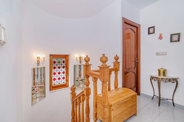 6 soverom Hus til salgs i Albaicin, Granada by med svømmebasseng garasje - € 499 900 (Ref: 9972280)