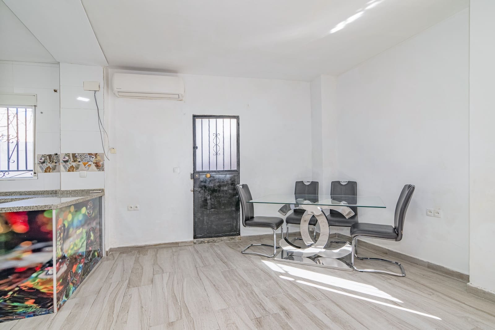 7 bedroom Townhouse for sale in Granada city - € 249,900 (Ref: 9972282)