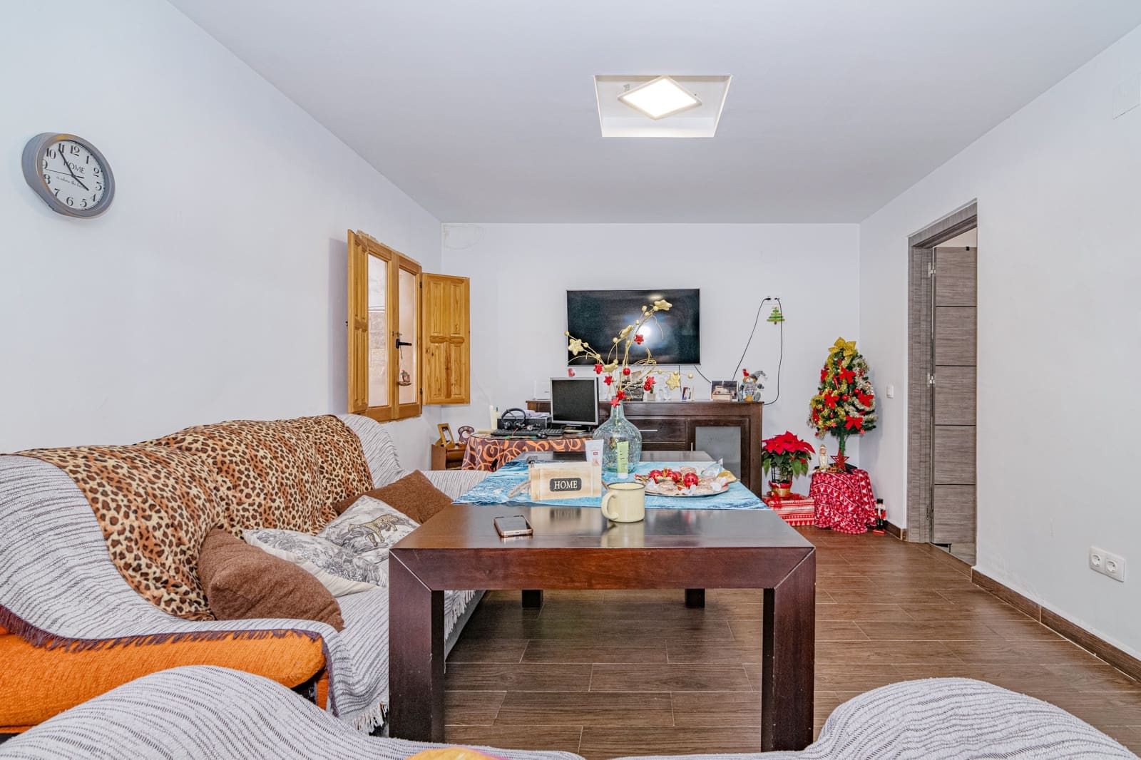 7 bedroom Townhouse for sale in Granada city - € 249,900 (Ref: 9972282)