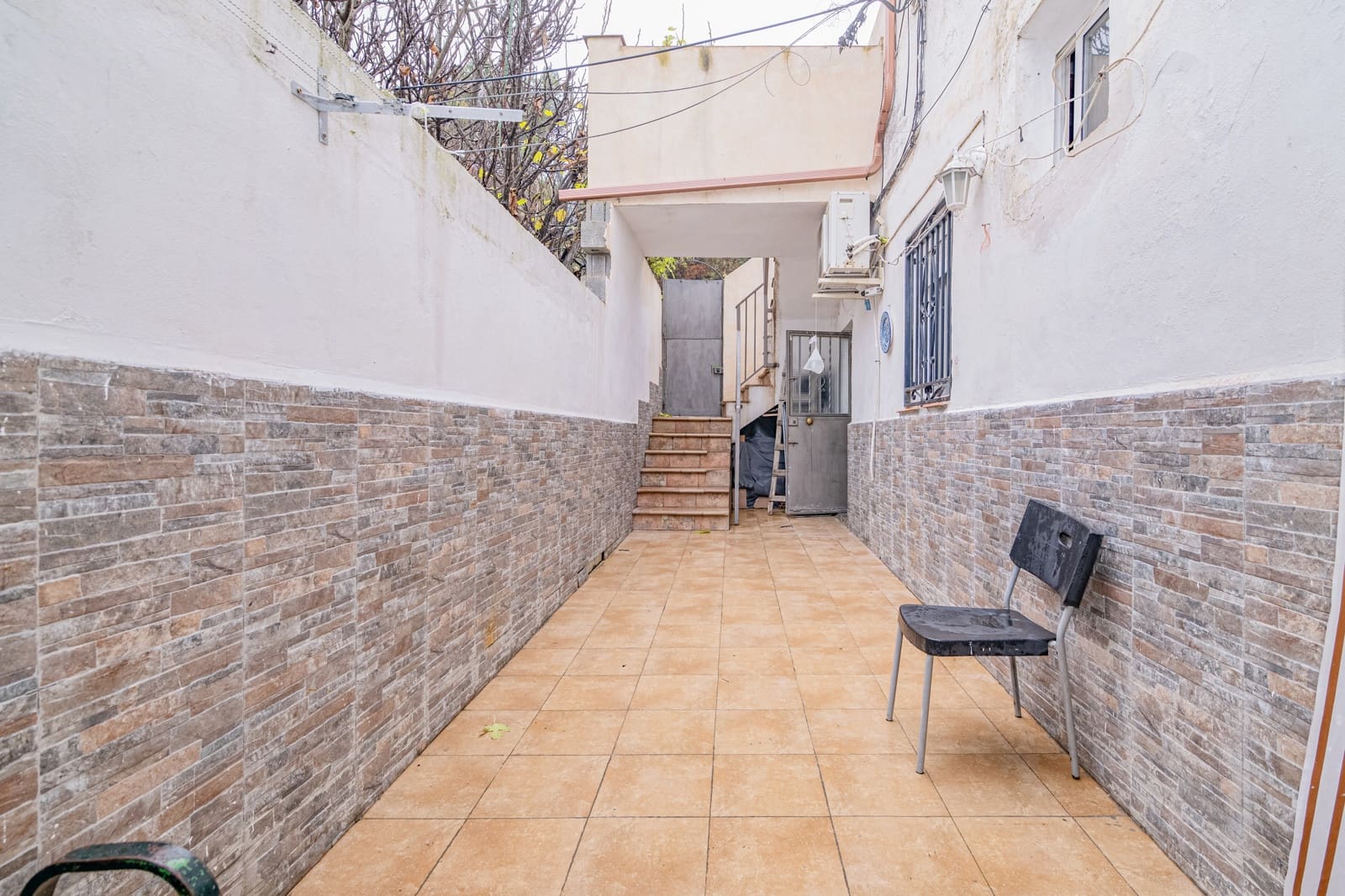 7 bedroom Townhouse for sale in Granada city - € 249,900 (Ref: 9972282)