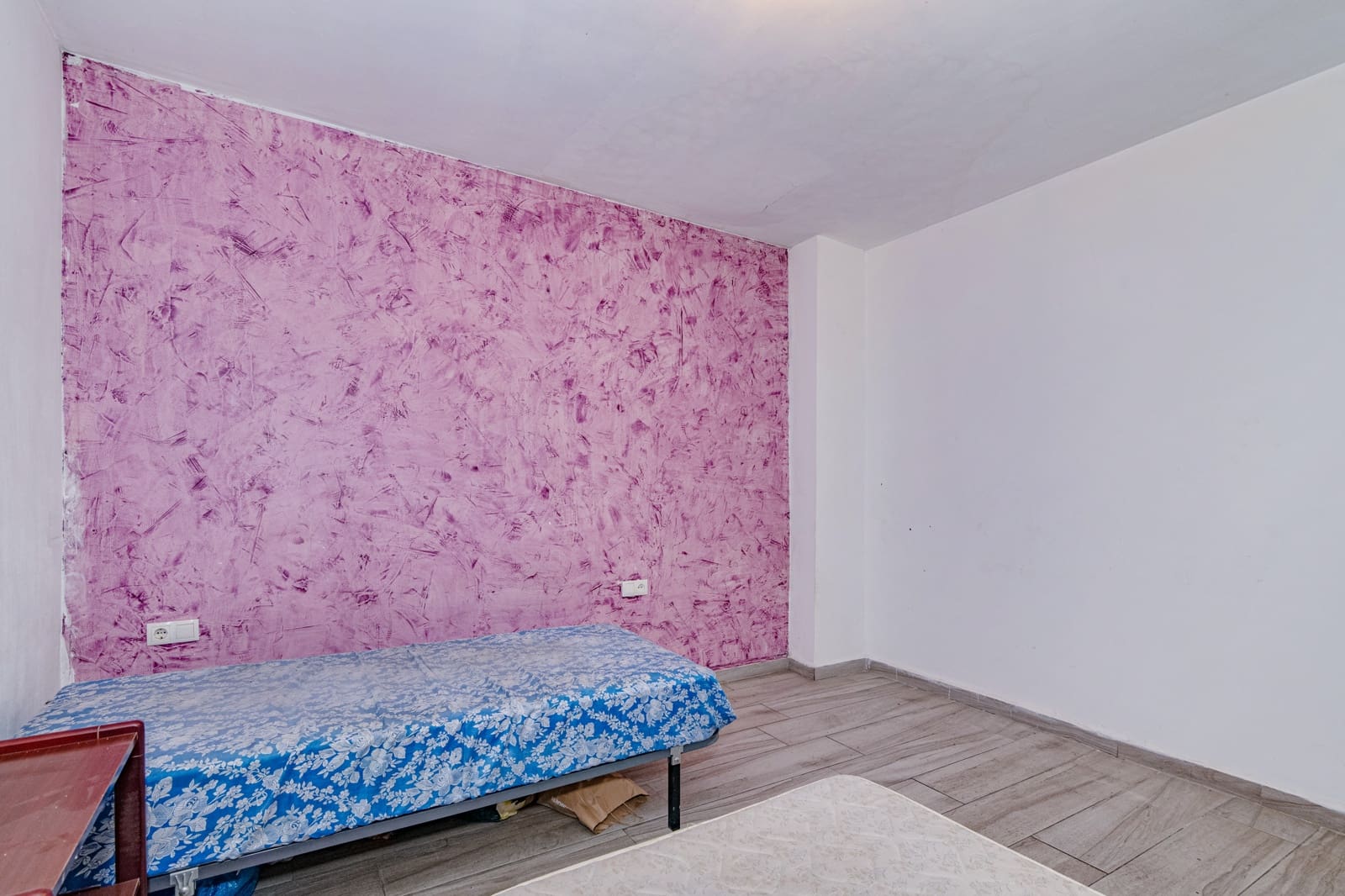 7 bedroom Townhouse for sale in Granada city - € 249,900 (Ref: 9972282)
