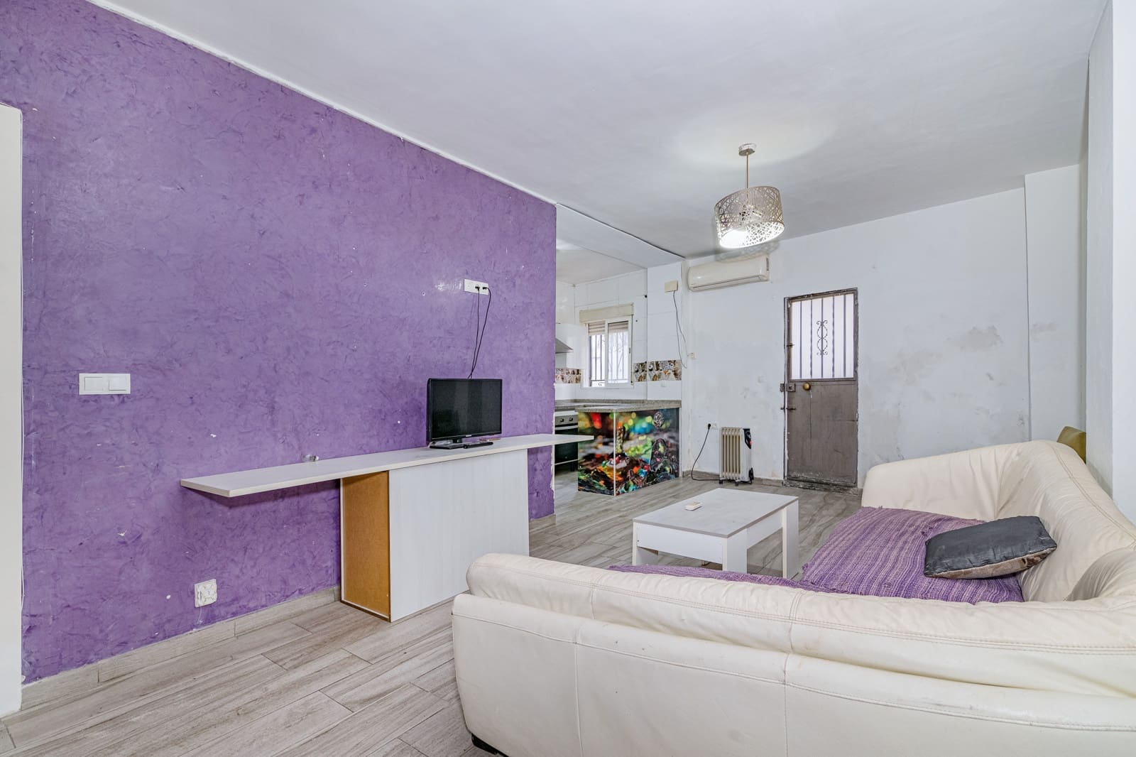 7 bedroom Townhouse for sale in Granada city - € 249,900 (Ref: 9972282)