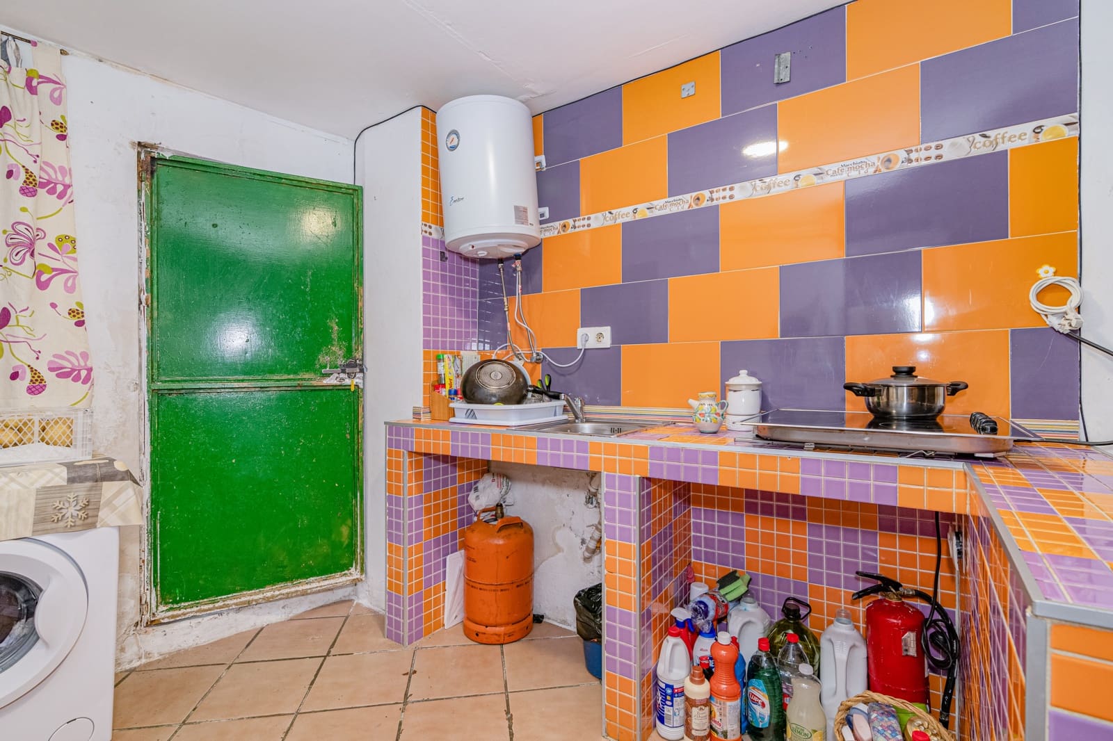 7 bedroom Townhouse for sale in Granada city - € 249,900 (Ref: 9972282)