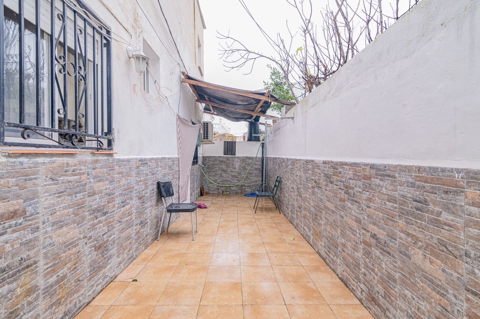 7 bedroom Townhouse for sale in Granada city - € 249,900 (Ref: 9972282)