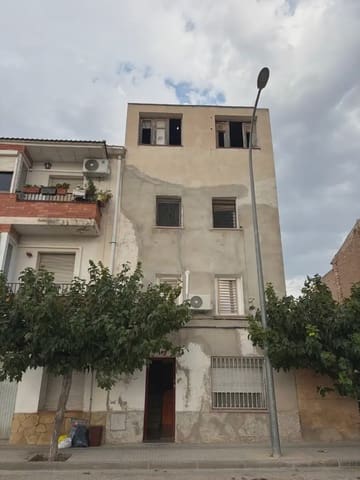 9 slaapkamer Huis te koop in Móra la Nova - € 125.000 (Ref: 10062432)