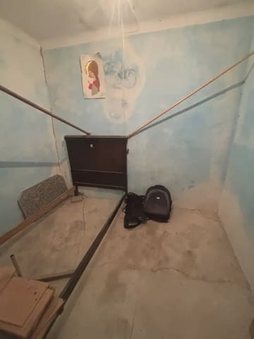 3 slaapkamer Rijtjeshuis te koop in Corbera d'Ebre met garage - € 70.000 (Ref: 9781134)