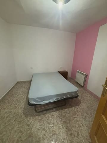 3 slaapkamer Rijtjeshuis te koop in Corbera d'Ebre met garage - € 70.000 (Ref: 9781134)