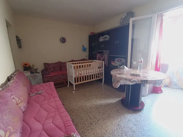 3 slaapkamer Flat te koop in Móra d'Ebre - € 44.000 (Ref: 9781142)