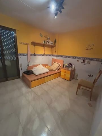 5 slaapkamer Huis te koop in Móra d'Ebre met garage - € 120.000 (Ref: 9781145)