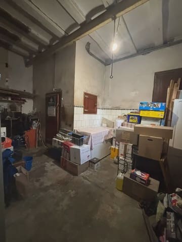 5 slaapkamer Huis te koop in Móra d'Ebre met garage - € 120.000 (Ref: 9781145)