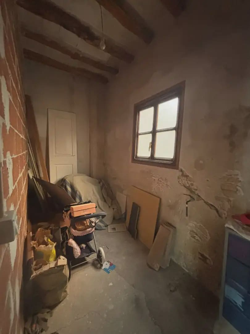 5 slaapkamer Huis te koop in Mora d'Ebre met garage - € 120.000 (Ref: 9781145)