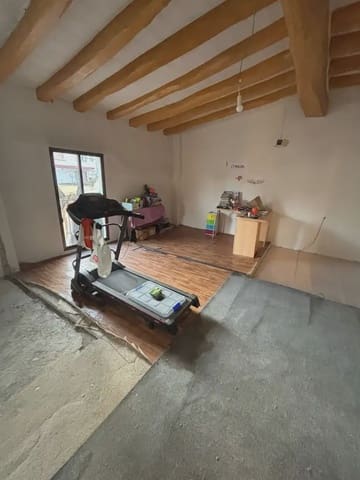 5 slaapkamer Huis te koop in Móra d'Ebre met garage - € 120.000 (Ref: 9781145)