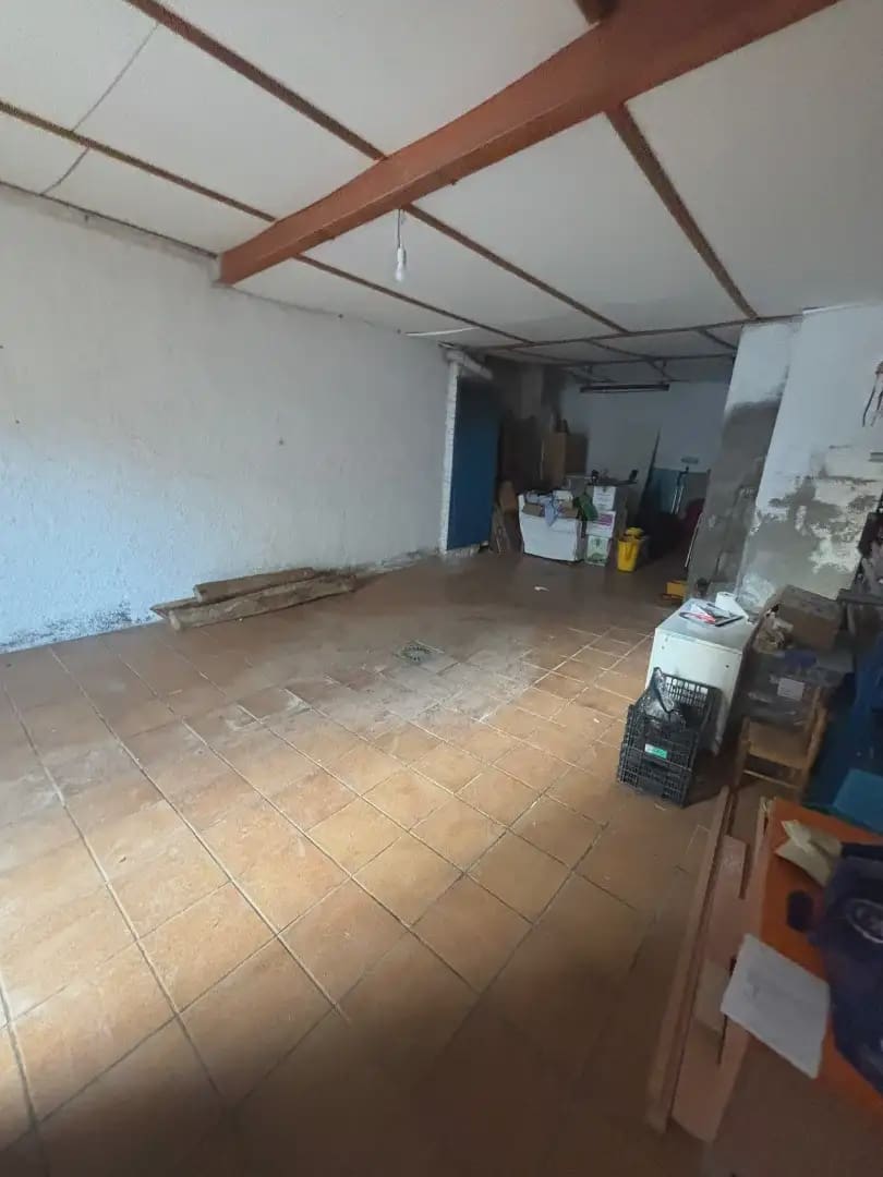5 slaapkamer Huis te koop in Mora d'Ebre met garage - € 120.000 (Ref: 9781145)