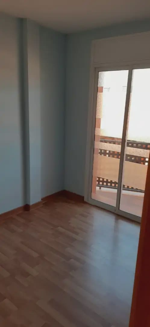 3 slaapkamer Flat te koop in Mora d'Ebre - € 90.000 (Ref: 9781146)
