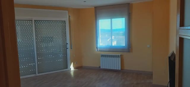 3 slaapkamer Flat te koop in Móra d'Ebre - € 90.000 (Ref: 9781146)