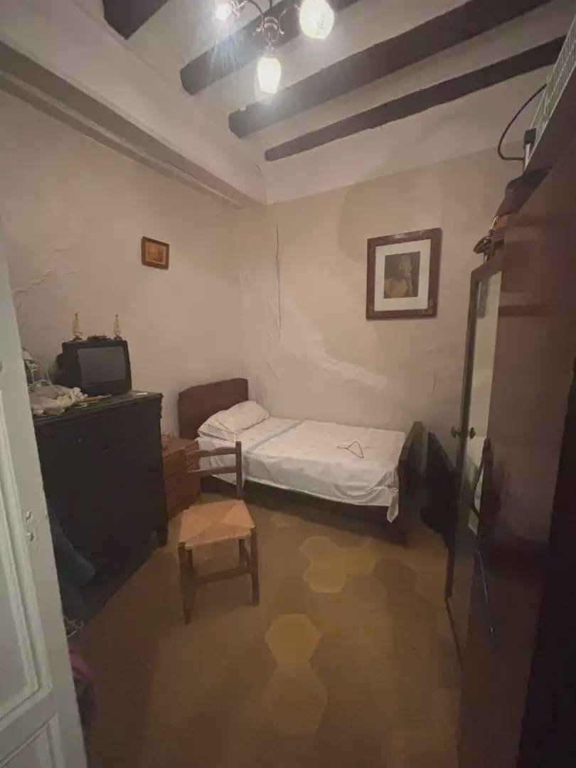 3 soveværelse Rækkehus til salg i Flix med garage - € 34.000 (Ref: 9862101)