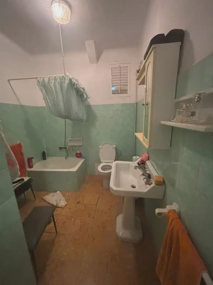 3 soveværelse Rækkehus til salg i Flix med garage - € 34.000 (Ref: 9862101)