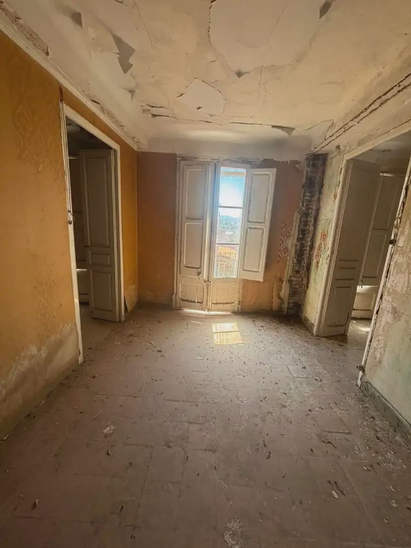 3 soveværelse Rækkehus til salg i Flix med garage - € 34.000 (Ref: 9862101)