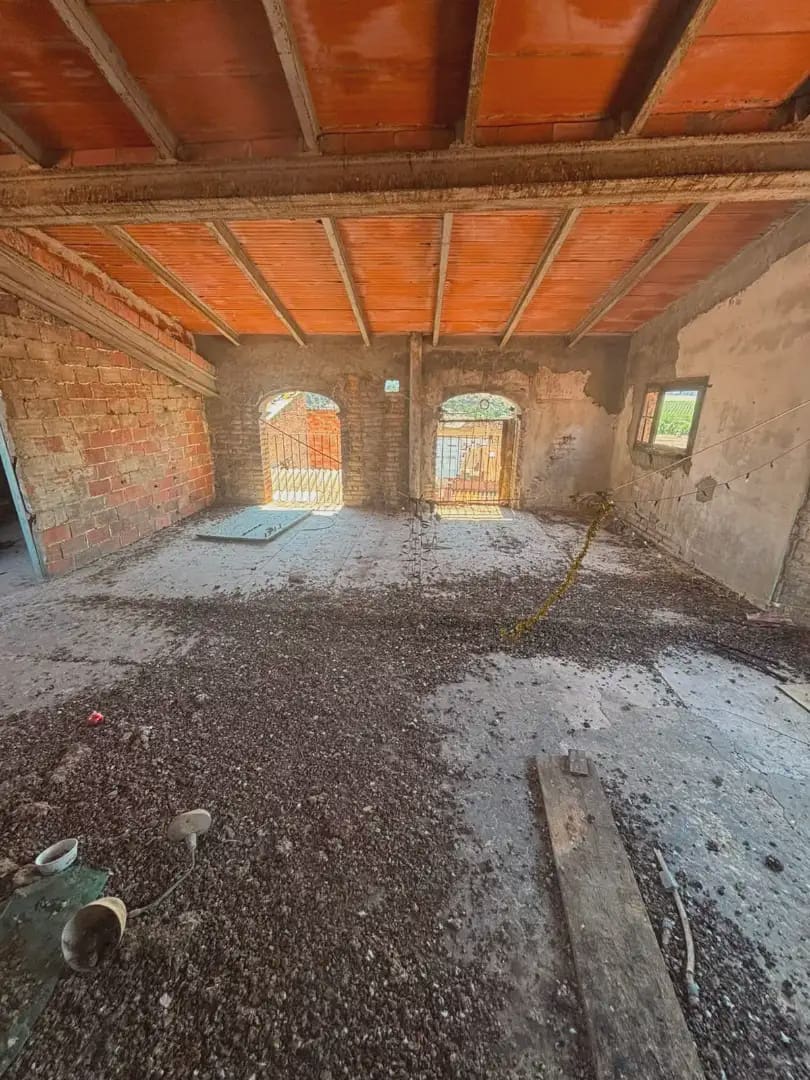 3 soveværelse Rækkehus til salg i Flix med garage - € 34.000 (Ref: 9862101)