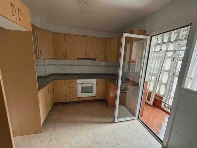 4 slaapkamer Flat te koop in Tarragona stad - € 269.500 (Ref: 9873878)