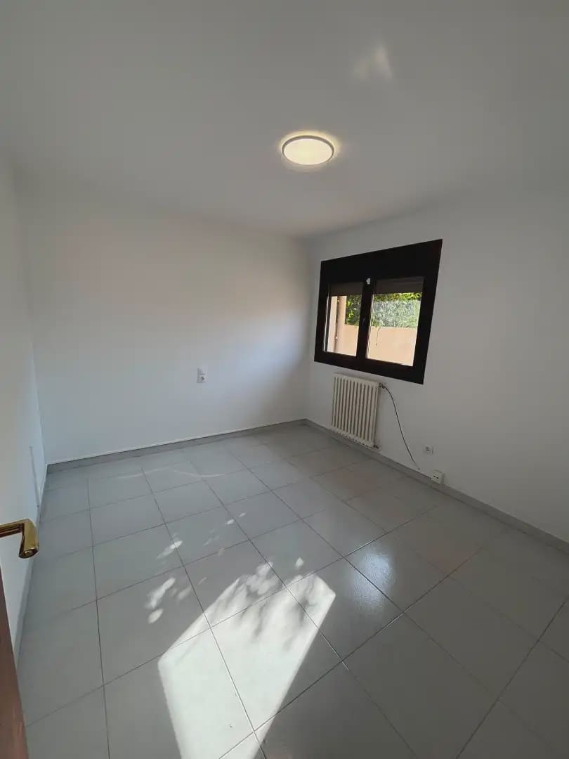 3 soveværelse Villa til salg i Mora d'Ebre med garage - € 275.000 (Ref: 9891414)