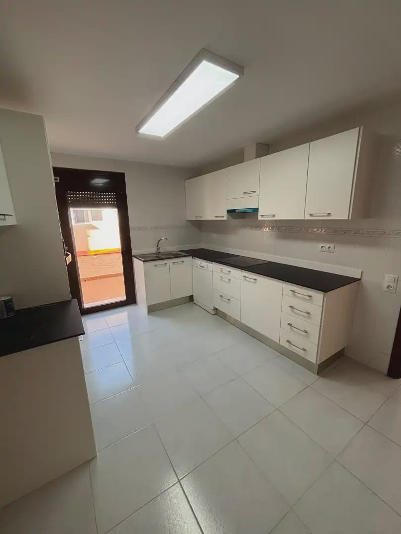 3 soveværelse Villa til salg i Mora d'Ebre med garage - € 275.000 (Ref: 9891414)