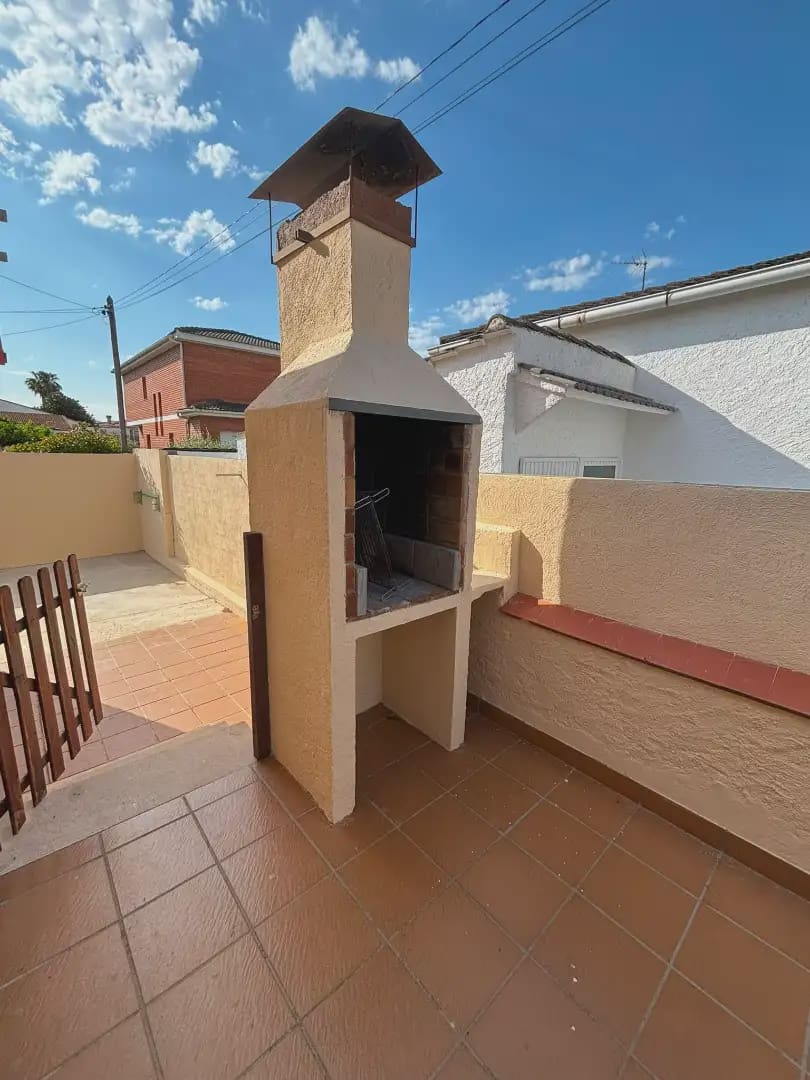 3 soveværelse Villa til salg i Mora d'Ebre med garage - € 275.000 (Ref: 9891414)